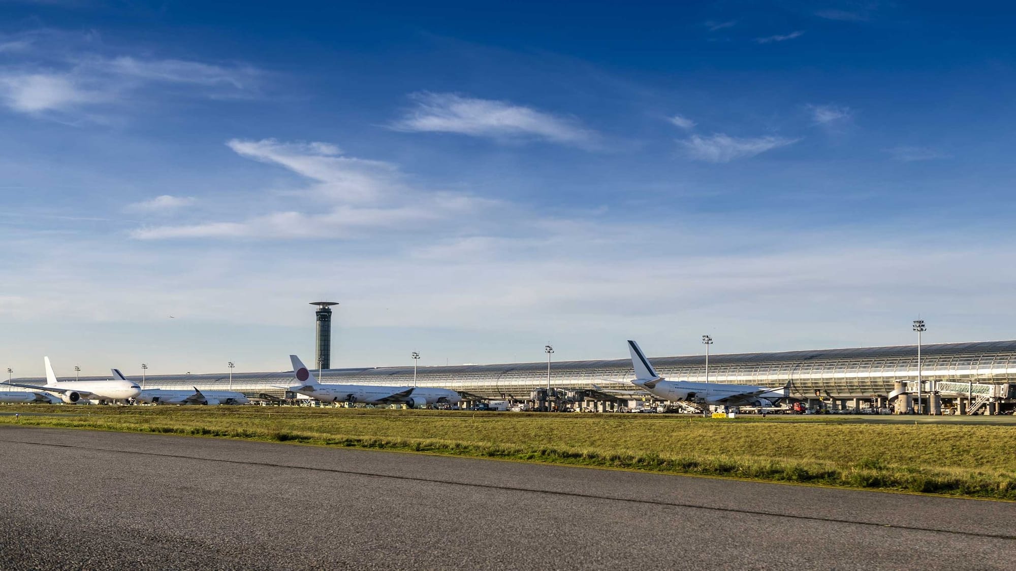 What to Do at a French Airport: A Traveler’s Guide